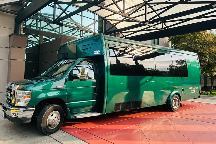 One-Way Transfer: SeaTac Airport Hotels to Seattle Piers 66 & 91 - Photo 1 of 3